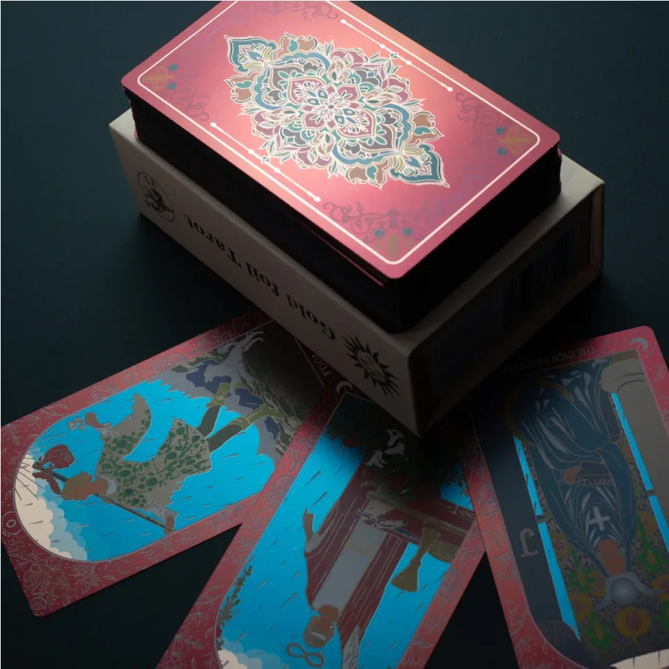 Coffret cadeau rose, tarot rubis à la feuille, avec livret : Modèle unique