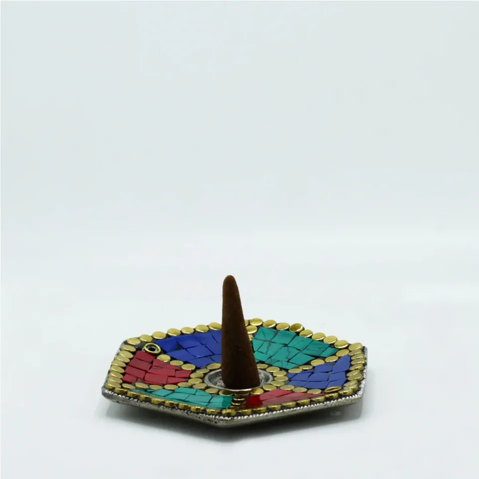 Assiette hexagonale tibétaine pour cônes et bâtonnets : Modèle unique