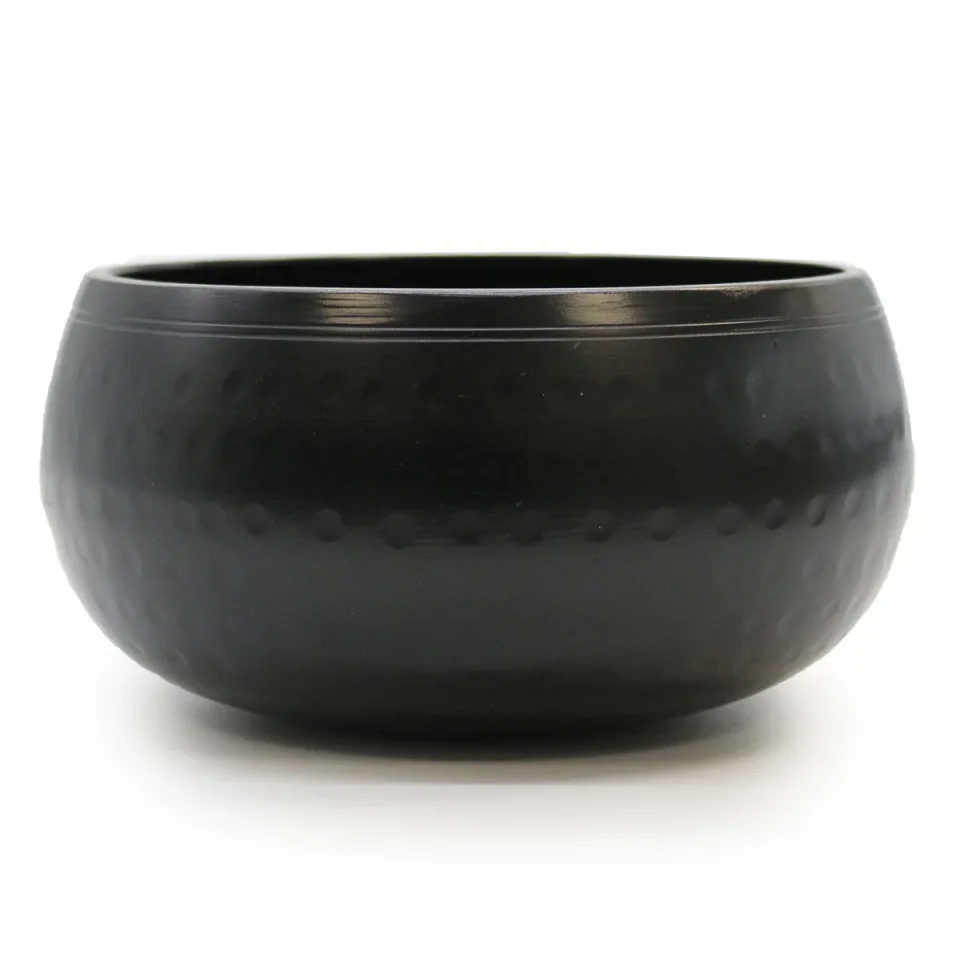 Bol martelé noir moyen, 15 cm : Modèle unique