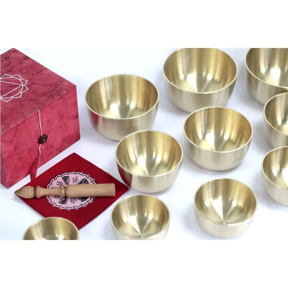 Set de 10 bols en bronze de cloche : Modèle unique