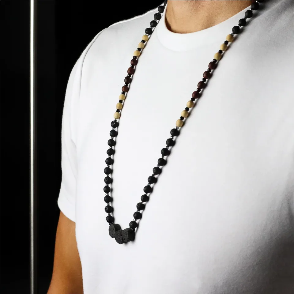 Collier en pierre de lave de Bali, Modèle 3, lien avec la nature : Modèle unique
