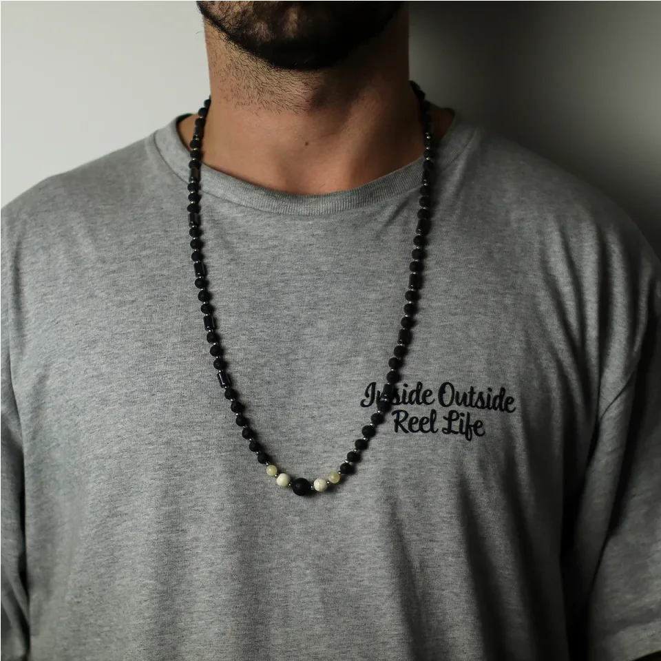 Collier en pierre de lave de Bali, Modèle 9, culture : Modèle unique