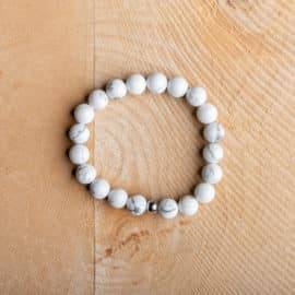 Bracelet Artisanal en Howlite https://chakras-shop.com