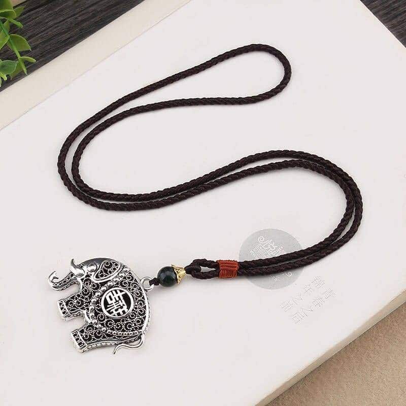 National Fengfu Small Elephant God Autumn Winter Long Sweater Chain Men and Women Versatile Simple Accessories Necklace Non classé