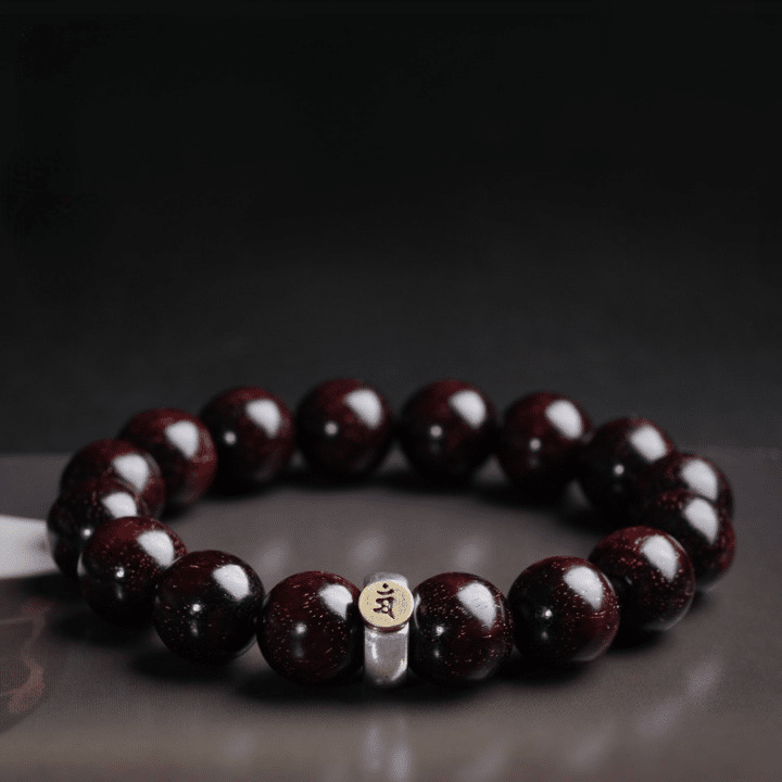 Bracelet porte-bonheur en argent et bois de santal rouge – Image 3