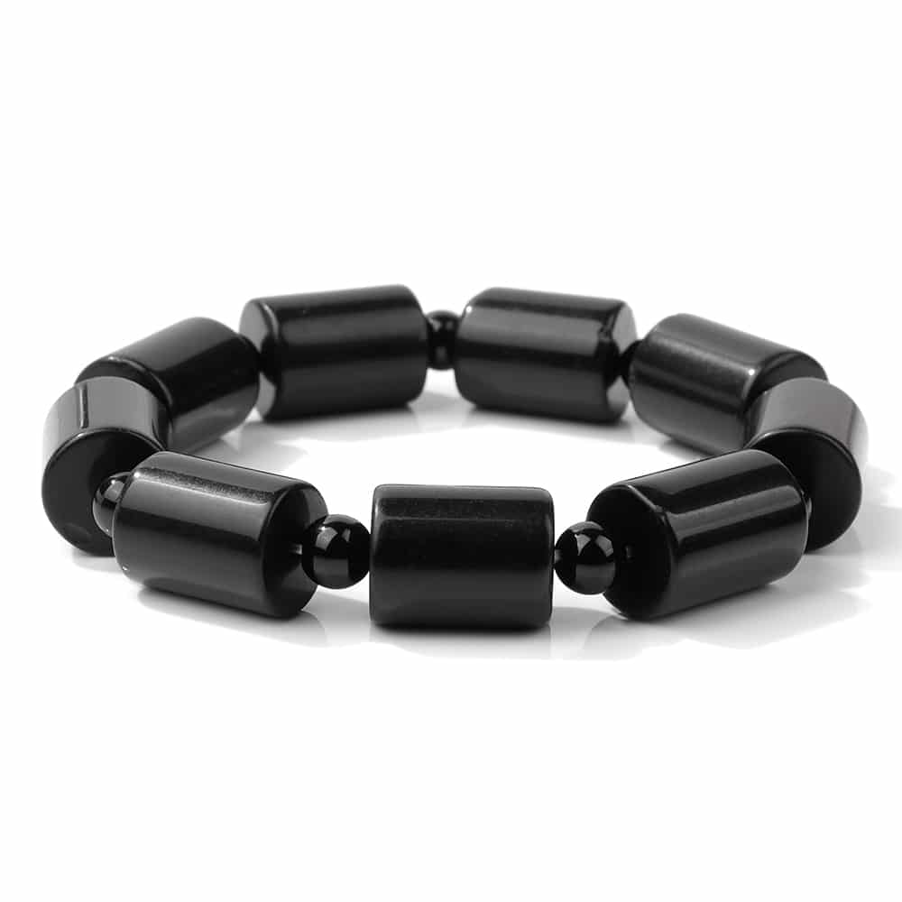 Bracelet en pierre naturelle à perles cylindriques pour homme et femme sur fond blanc