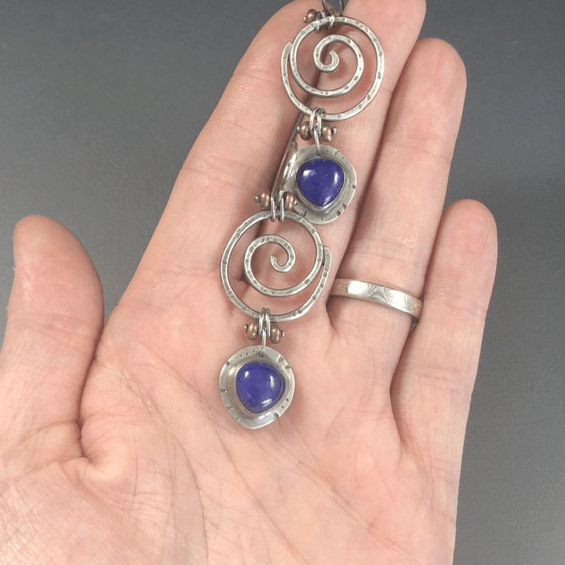 Boucles d'oreilles vintage à spirale en lapis lazuli et argent tibétain – Image 4