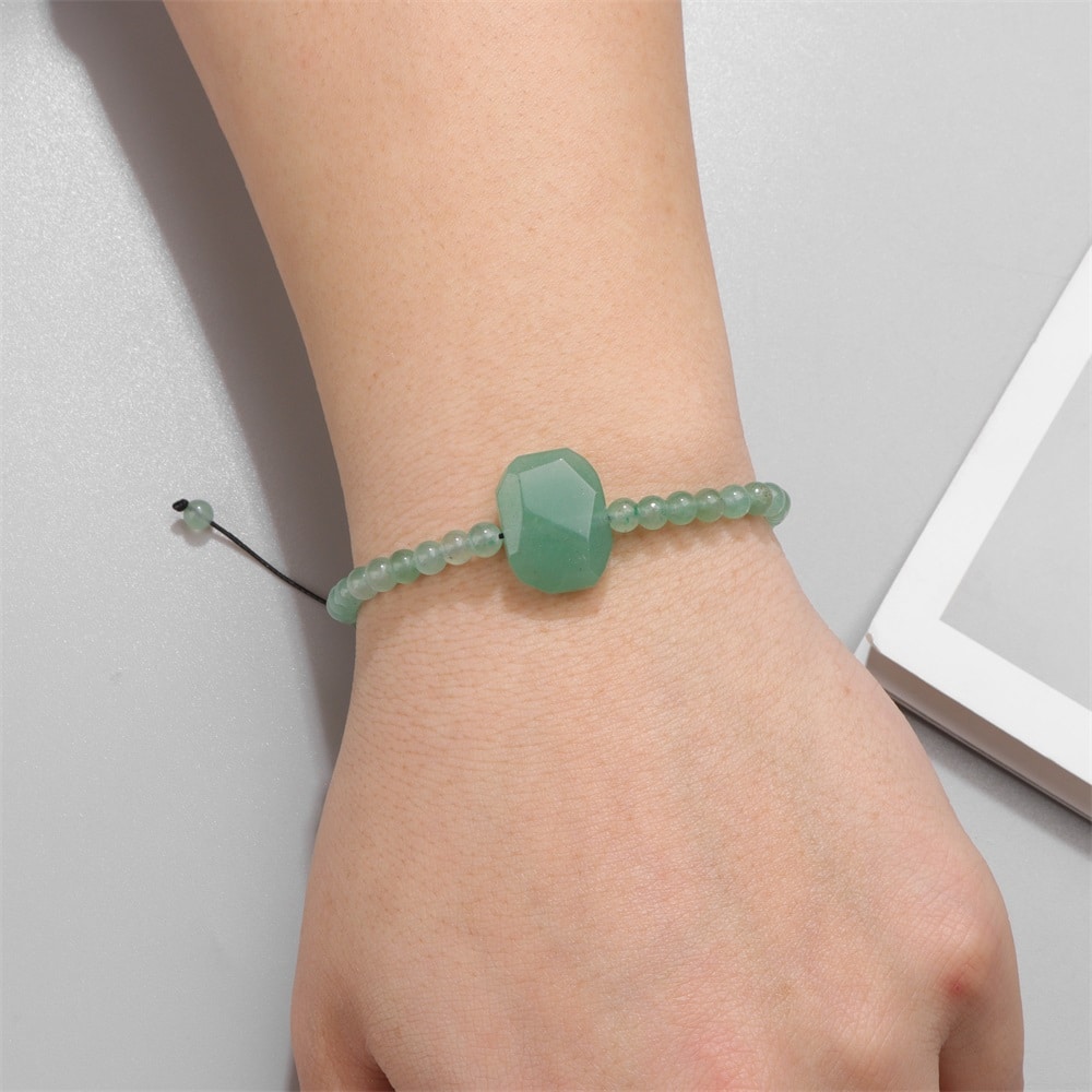 Bracelet tressé de perles géométriques en pierre naturelle – Image 4