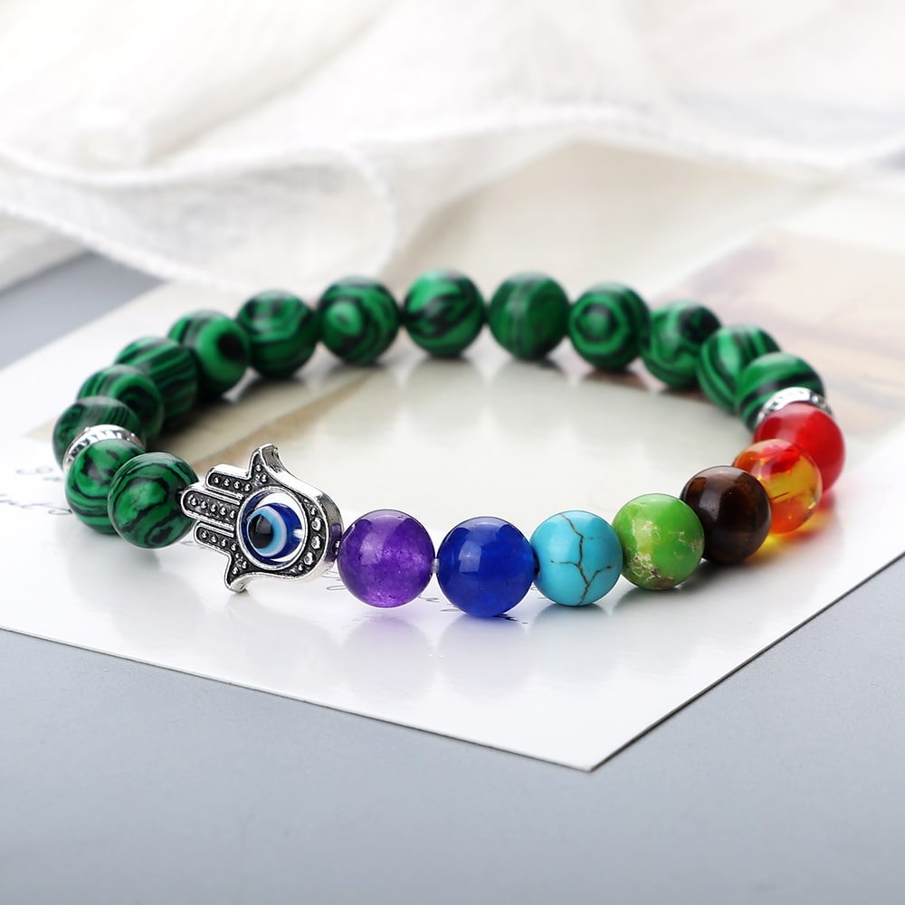 Bracelet septs chakras en perles de malachite avec main et oeil – Image 2