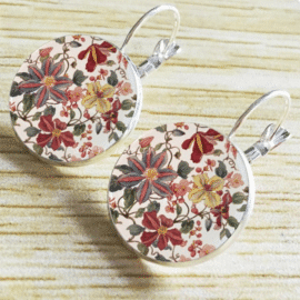 Boucles d'Oreille Pierre Naturelle avec Motif de Fleurs