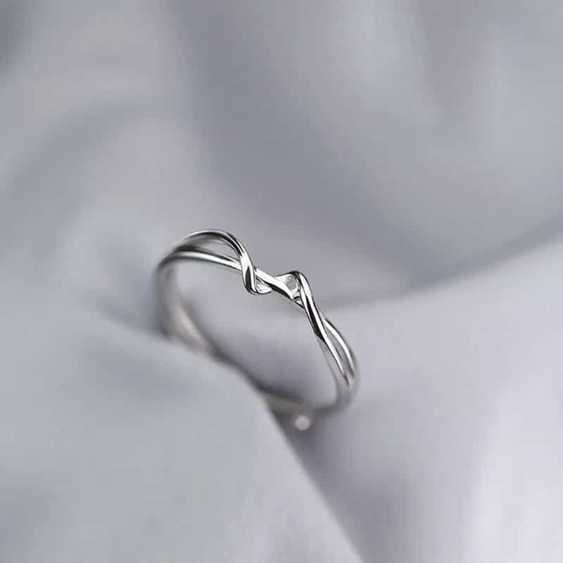 Bague Trait de Vie en Acier Inoxydable sur fond gris