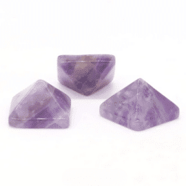 Coffret Pierre Naturelle de Trois Pièces en Forme de Mini Pyramide