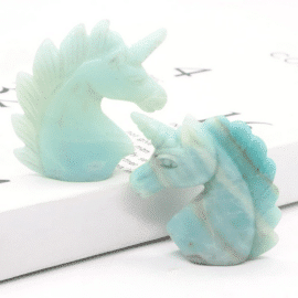 Pierre Naturelle Sculptée en Forme de Licorne