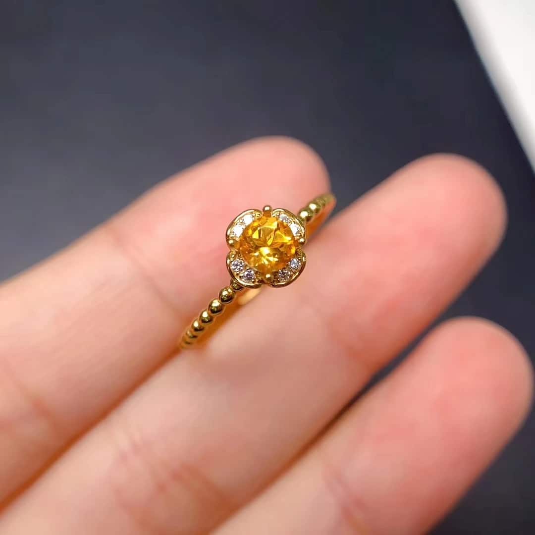 Bague Citrine au Design de Fleur en Argent