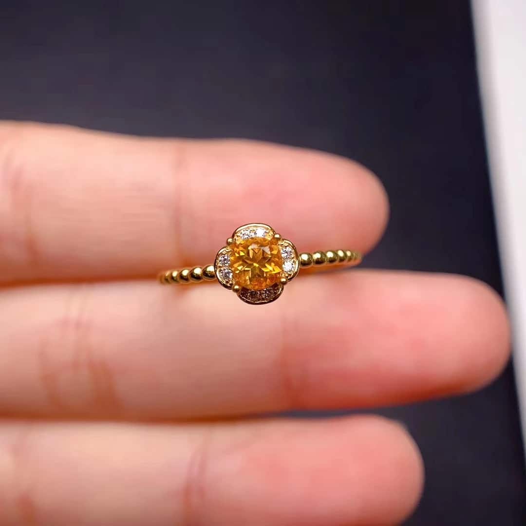 Bague Citrine au Design de Fleur en Argent