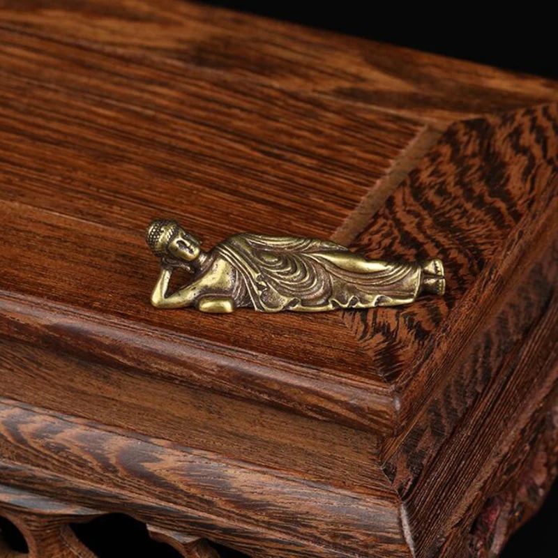 Bouddha Couché Doré et Sculpté en Cuivre