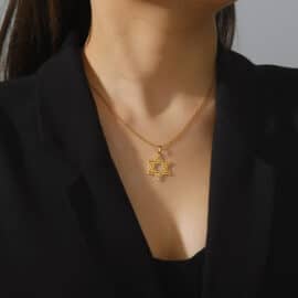 Étoile de David Dorée en Pendentif avec Chaine
