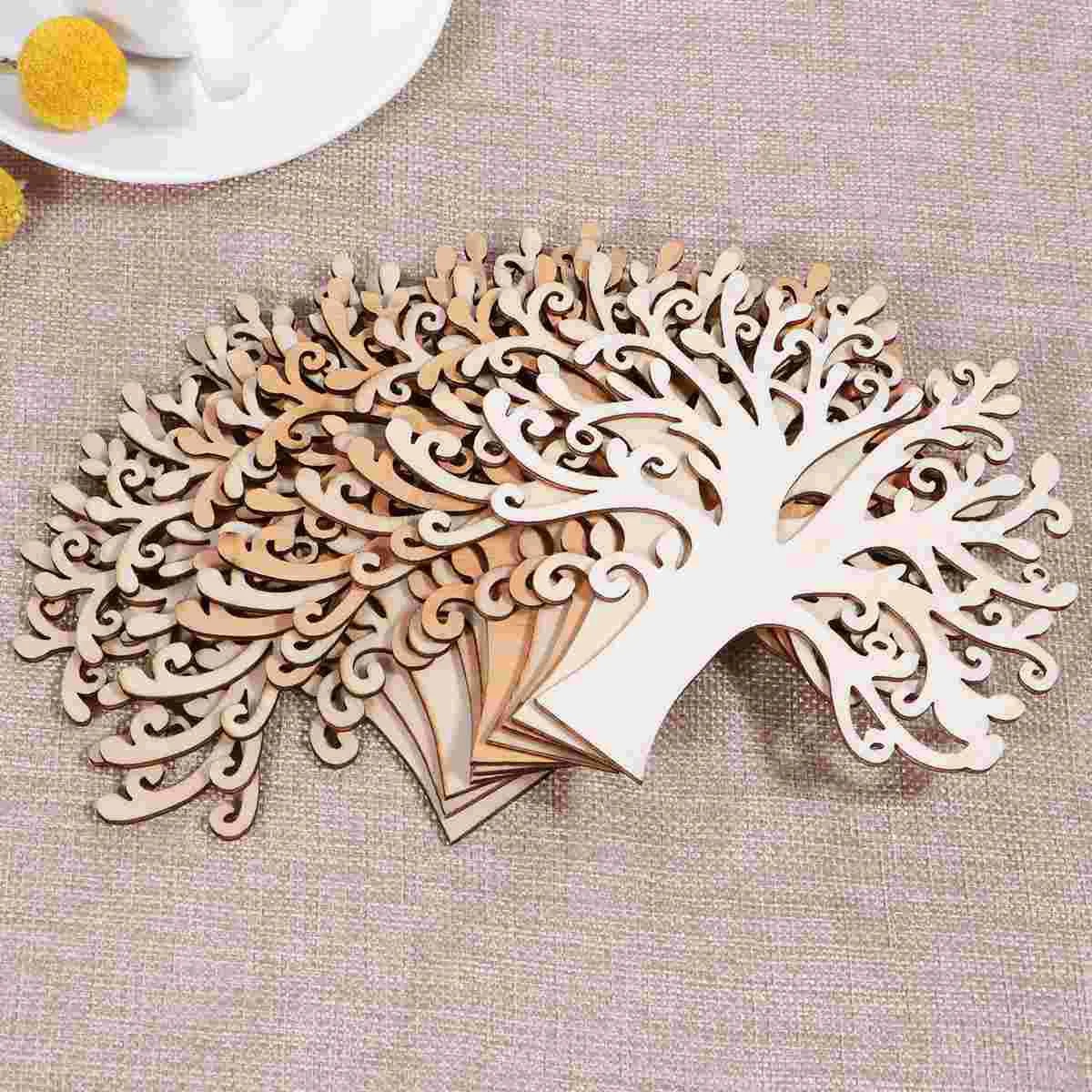 Lot de Dix Arbres de Vie en Bois posés sur une table grise avec une assiette blanche