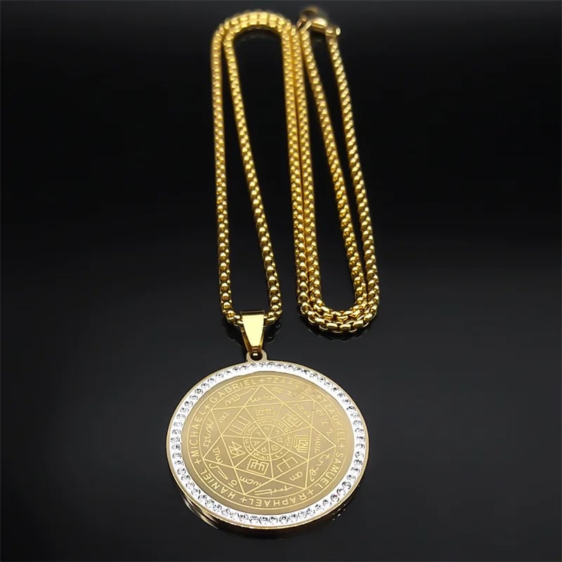 Sceau de Salomon Doré en Collier avec Strass sur fond noir