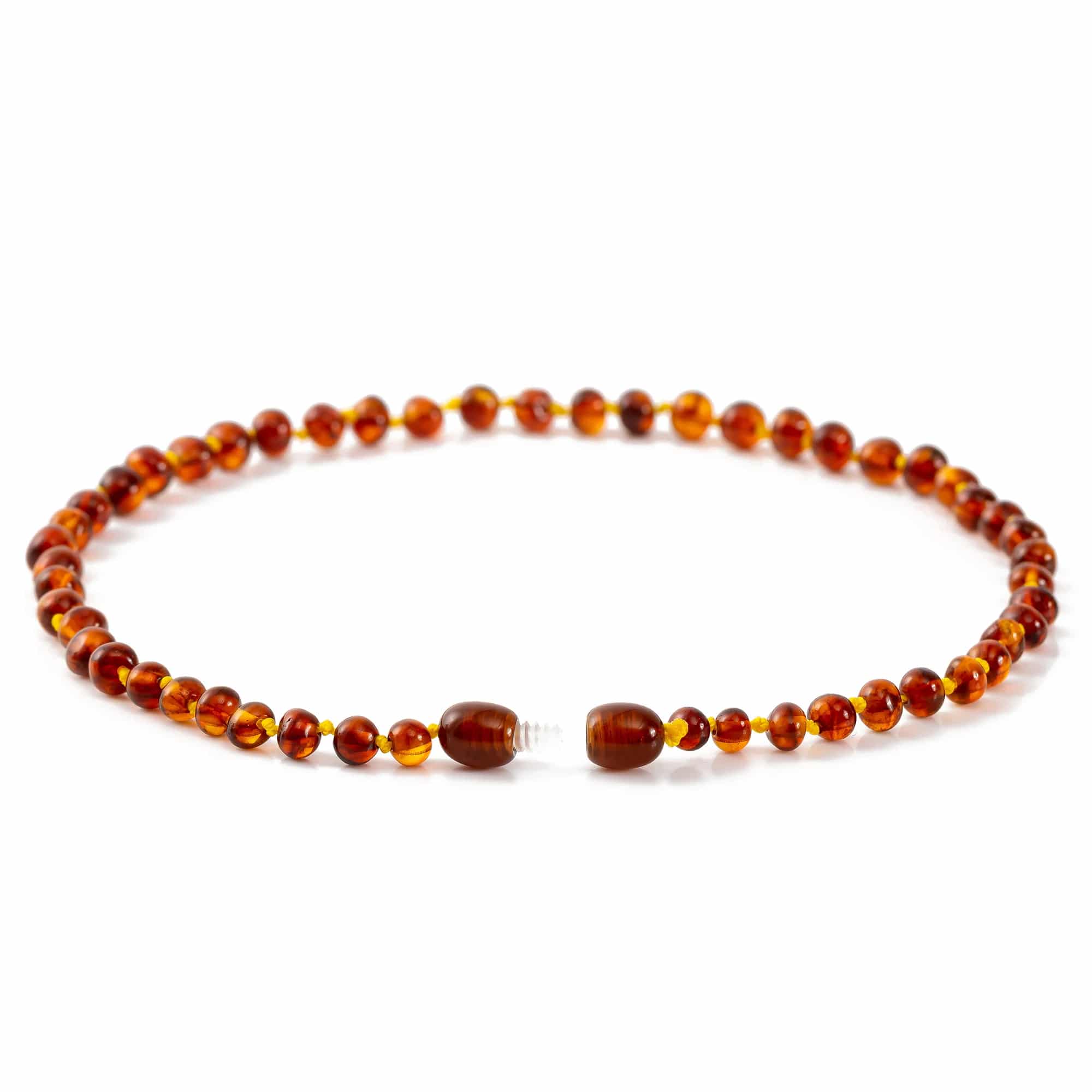 Collier Ambre pour Bébé avec Corde sur fond blanc