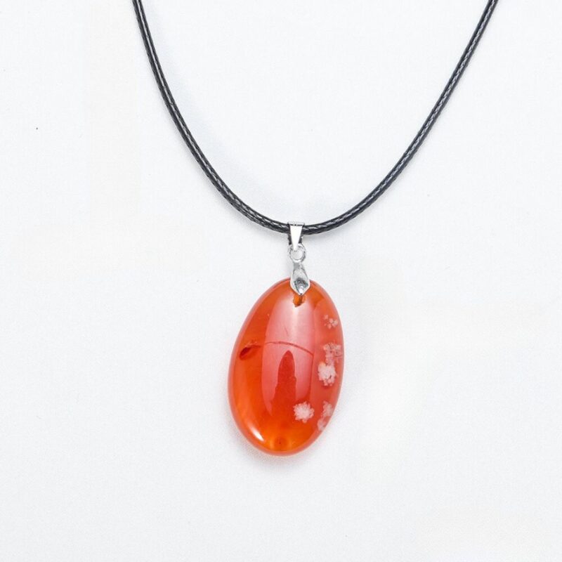 Collier Cornaline avec Corde sur fond gris