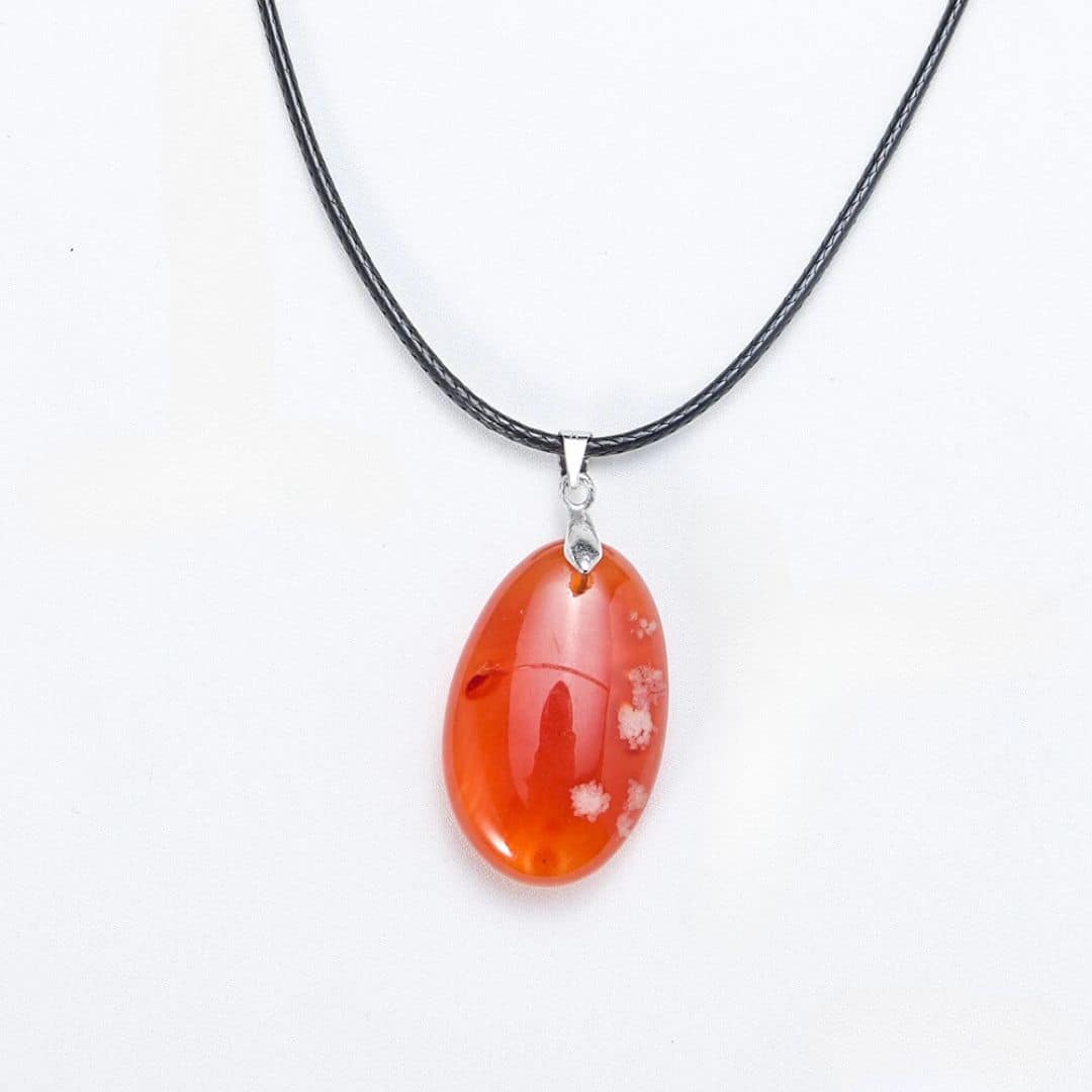 Collier Cornaline avec Corde sur fond gris