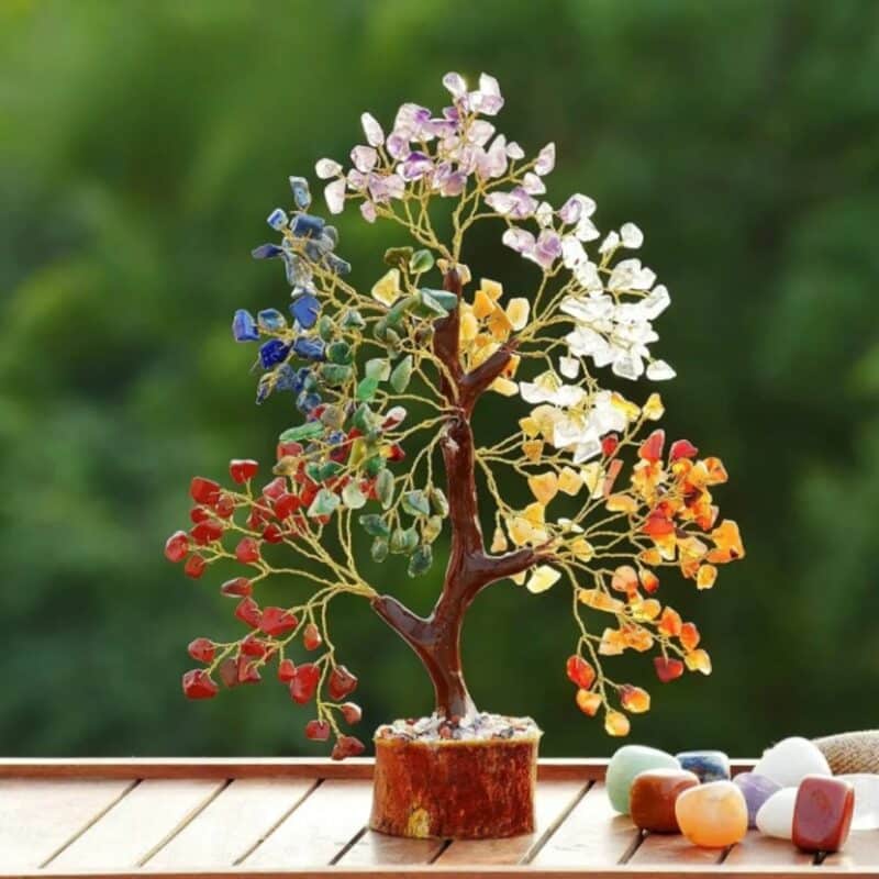 Arbre de Vie Pierre avec Base en Bois sur fond vert