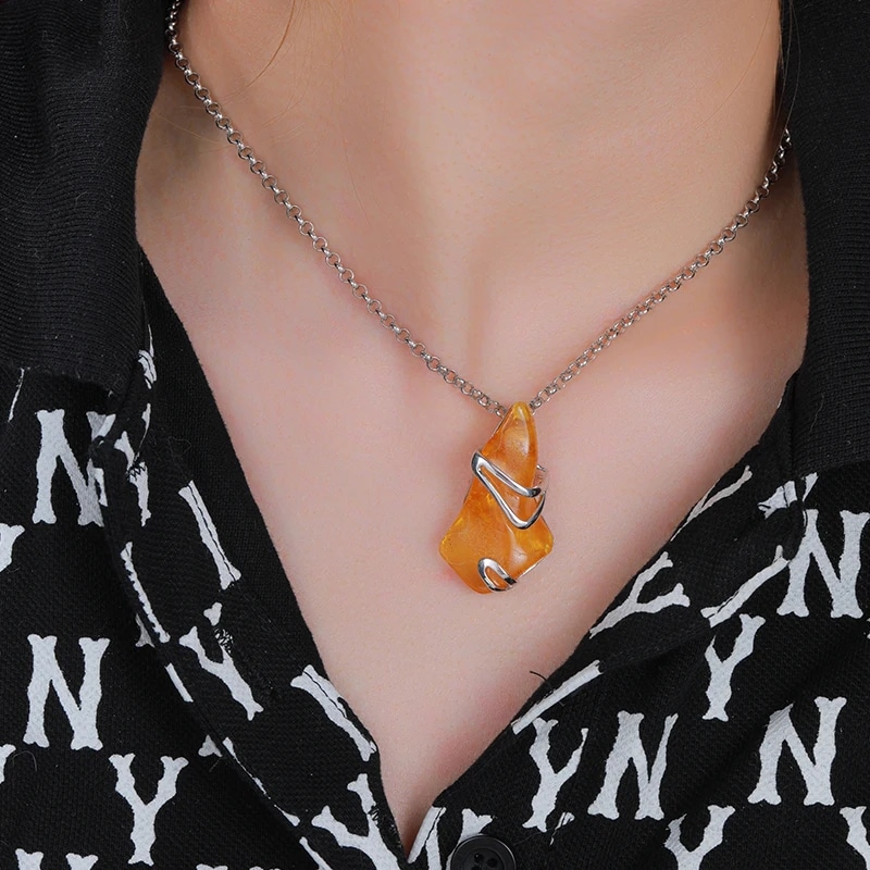 Pendentif Ambre au Design Raffiné – Image 3